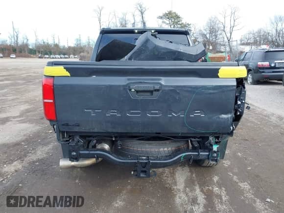 2024 Toyota Tacoma SR5 with VIN 3TYLB5JN1RT039046, listed as a IAAI auction lot 41610499 with 6,455 mi miles and . Bid and sale history available at DreamBid. Image 17.