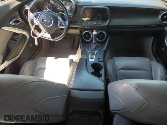 2017 Chevrolet Camaro 2SS z VIN 1G1FH1R71H0190713, wystawiony jako Copart lot #70284785 z przebiegiem 92 138 mil mil oraz Szkoda całkowita • Salvage title. Historia ofert i sprzedaży dostępna na DreamBid. Obrazek 8.