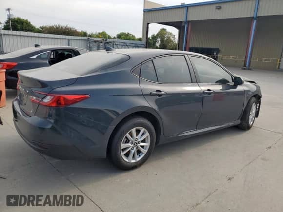 2025 Toyota Camry LE с VIN 4T1DAACK8SU526658, выставлен на аукционе Copart как лот 71537155 с пробегом Не указан миль и Списание • Salvage title. История ставок и продаж доступна на DreamBid. Изображение 3.