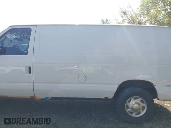 2013 Ford Econoline Cargo Commercial with VIN 1FTNE1EW6DDA59143, listed as a IAAI auction lot 42942320 with 175,562 mi miles and . Bid and sale history available at DreamBid. Image 14.