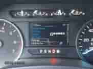 2018 Ford F-150 XL z VIN 1FTEW1EP2JFD32374, wystawiony jako IAAI lot #42993518 z przebiegiem 137 914 mil mil oraz . Historia ofert i sprzedaży dostępna na DreamBid. Obrazek 15.