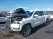 2025 Nissan Frontier Pro-X with VIN 1N6ED1EJXSN648188, listed as a IAAI auction lot 42883636 with 1,379 mi miles and . Bid and sale history available at DreamBid. Image 2.