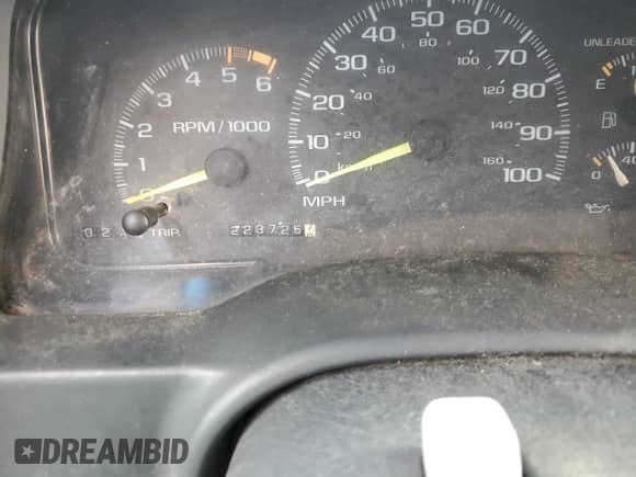 1997 GMC Sierra 1500 с VIN 1GTEK14R4VZ505752, выставлен на аукционе Copart как лот 44339945 с пробегом 223 725 миль миль и Списание • Salvage title. История ставок и продаж доступна на DreamBid. Изображение 9.