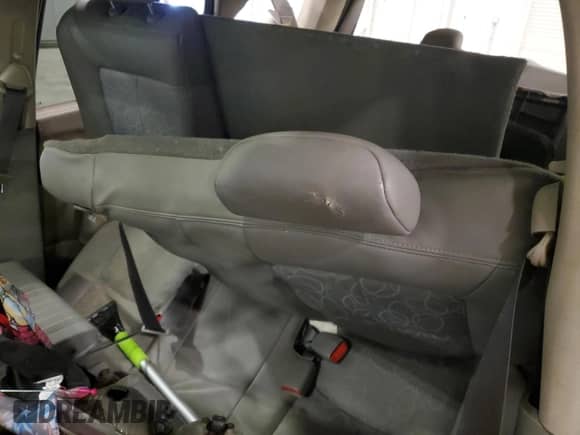 2005 Saturn VUE z VIN 5GZCZ63445S841477, wystawiony jako Copart lot #76048234 z przebiegiem Nie podano mil oraz Szkoda całkowita • Salvage title. Historia ofert i sprzedaży dostępna na DreamBid. Obrazek 11.