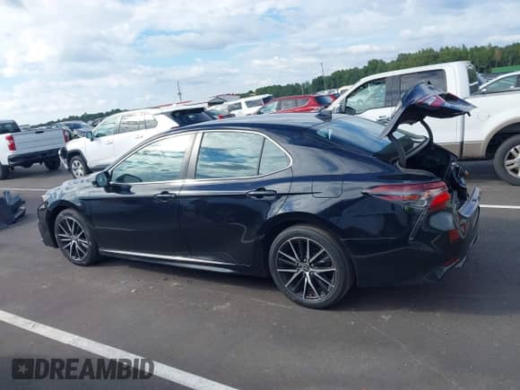 2021 Toyota Camry SE Nightshade z VIN 4T1G11AK8MU494510, wystawiony jako IAAI lot #43225311 z przebiegiem 73 978 mil mil oraz . Historia ofert i sprzedaży dostępna na DreamBid. Obrazek 15.
