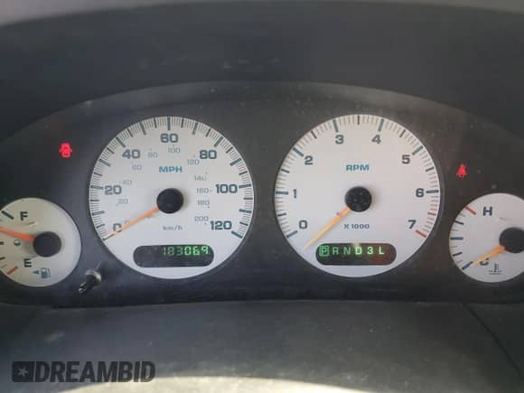 2001 Dodge Caravan SE with VIN 2B4GP44G51R133625, listed as a Copart auction lot 57094385 with 183,069 mi miles and Clean title. Bid and sale history available at DreamBid. Image 9.