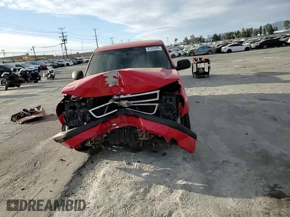 2006 Chevrolet Silverado 1500 Work Truck с VIN 1GCEC14V56Z261976, выставлен на аукционе Copart как лот 47226395 с пробегом 221 331 миль миль и Списание • Salvage title. История ставок и продаж доступна на DreamBid. Изображение 11.