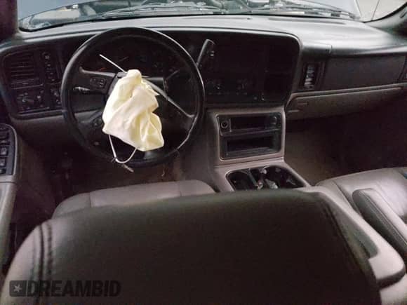 2005 Chevrolet Suburban LT с VIN 3GNGK26G65G187389, выставлен на аукционе Copart как лот 79753654 с пробегом Не указан миль и Списание • Salvage title. История ставок и продаж доступна на DreamBid. Изображение 8.