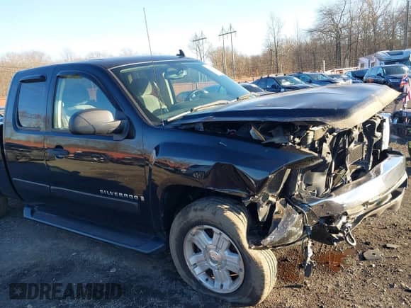 2007 Chevrolet Silverado 1500 1LT с VIN 2GCEK19C371603719, выставлен на аукционе IAAI как лот 41103614 с пробегом 122 084 миль миль и . История ставок и продаж доступна на DreamBid. Изображение 18.