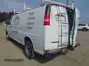 2017 Chevrolet Express Cargo z VIN 1GCZGHFG5H1349912, wystawiony jako IAAI lot #41638800 z przebiegiem 126 262 mil mil oraz . Historia ofert i sprzedaży dostępna na DreamBid. Obrazek 3.
