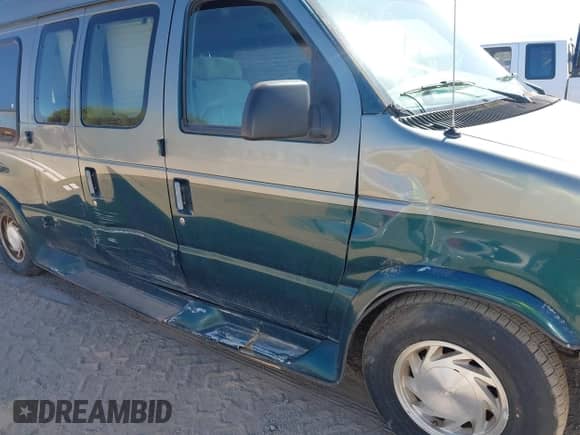 1999 Ford Econoline Cargo Recreational with VIN 1FDRE14L4XHA60812, listed as a IAAI auction lot 42127942 with 176,964 mi miles and . Bid and sale history available at DreamBid. Image 6.