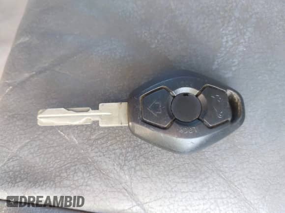 2001 BMW 7 Series 740iL with VIN WBAGH83441DP20011, listed as a IAAI auction lot 43463463 with Not provided miles and . Bid and sale history available at DreamBid. Image 11.