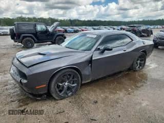 2016 Dodge Challenger R/T Plus с VIN 2C3CDZBT2GH201907, выставлен на аукционе Copart как лот 64744045 с пробегом 114 054 миль миль и Списание • Salvage title. История ставок и продаж доступна на DreamBid. Изображение 1.