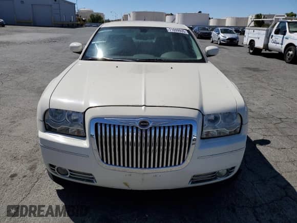 2008 Chrysler 300 Touring с VIN 2C3LA53GX8H262829, выставлен на аукционе Copart как лот 71099935 с пробегом 140 664 миль миль и Списание • Salvage title. История ставок и продаж доступна на DreamBid. Изображение 5.