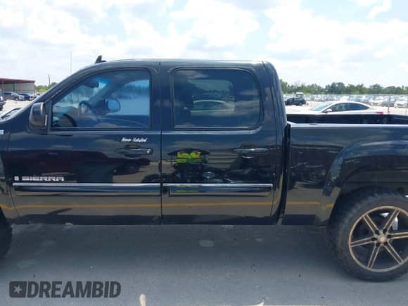 2008 GMC Sierra 1500 SLE1 с VIN 2GTEC13J681325825, выставлен на аукционе IAAI как лот 42911010 с пробегом 246 861 миль миль и . История ставок и продаж доступна на DreamBid. Изображение 14.