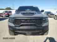 2023 Ram 1500 TRX z VIN 1C6SRFU97PN660101, wystawiony jako Copart lot #81612095 z przebiegiem 47 174 mil mil oraz Szkoda całkowita • Salvage title. Historia ofert i sprzedaży dostępna na DreamBid. Obrazek 5.