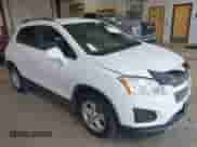 2015 Chevrolet Trax LT z VIN 3GNCJLSB6FL245883, wystawiony jako IAAI lot #42956571 z przebiegiem 144 846 mil mil oraz . Historia ofert i sprzedaży dostępna na DreamBid. Obrazek 1.