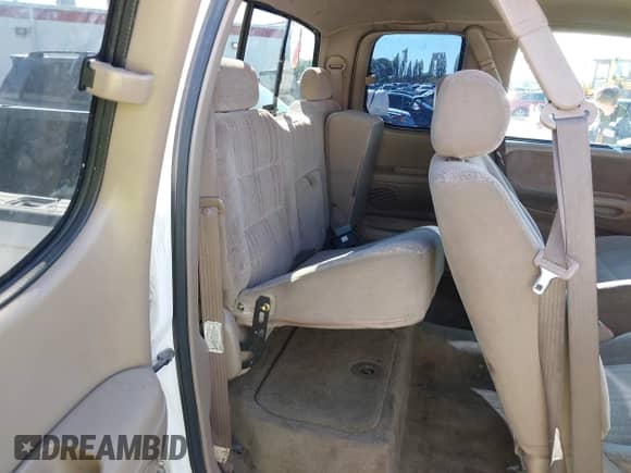 2001 Toyota Tundra SR5 z VIN 5TBBT44141S195439, wystawiony jako IAAI lot #43379133 z przebiegiem Nie podano mil oraz . Historia ofert i sprzedaży dostępna na DreamBid. Obrazek 8.