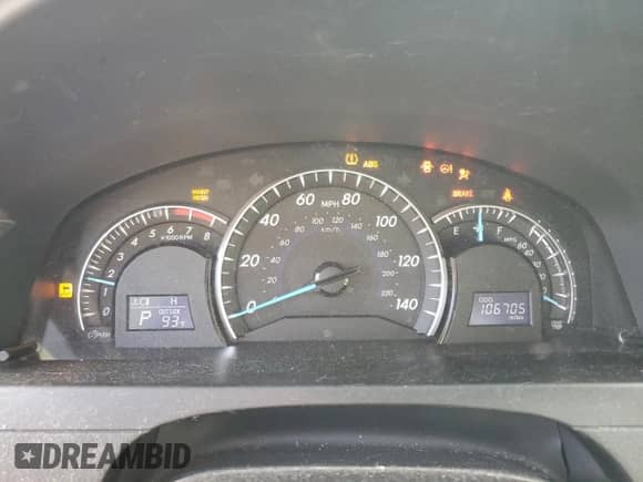 2013 Toyota Camry LE z VIN 4T4BF1FK2DR283135, wystawiony jako Copart lot #84819095 z przebiegiem 106 705 mil mil oraz Szkoda całkowita • Salvage title. Historia ofert i sprzedaży dostępna na DreamBid. Obrazek 9.