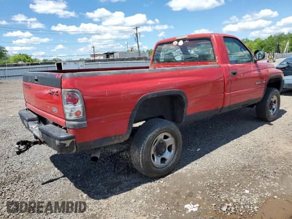 2000 Dodge 2500 with VIN 3B7KF26Z1YM238702, listed as a Copart auction lot 55105555 with 188,501 mi miles and Salvage title. Bid and sale history available at DreamBid. Image 3.