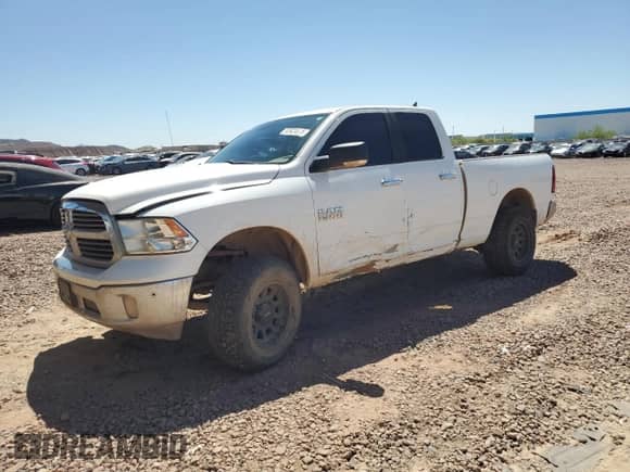 2016 Ram 1500 SLT z VIN 1C6RR6GG5GS263657, wystawiony jako Copart lot #53924015 z przebiegiem 124 380 mil mil oraz Szkoda całkowita • Salvage title. Historia ofert i sprzedaży dostępna na DreamBid. Obrazek 1.