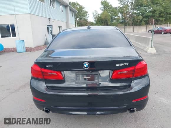 2017 BMW 5 Series 530i xDrive с VIN WBAJA7C37HG905111, выставлен на аукционе IAAI как лот 43290592 с пробегом 106 685 миль миль и . История ставок и продаж доступна на DreamBid. Изображение 16.