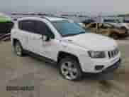 2014 Jeep Compass Sport z VIN 1C4NJCBA2ED548222, wystawiony jako Copart lot #84583235 z przebiegiem Nie podano mil oraz Czysty tytuł • Clean title. Historia ofert i sprzedaży dostępna na DreamBid. Obrazek 4.