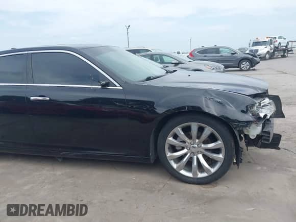 2019 Chrysler 300 Limited с VIN 2C3CCAEG1KH555817, выставлен на аукционе IAAI как лот 42795841 с пробегом 69 534 миль миль и . История ставок и продаж доступна на DreamBid. Изображение 18.