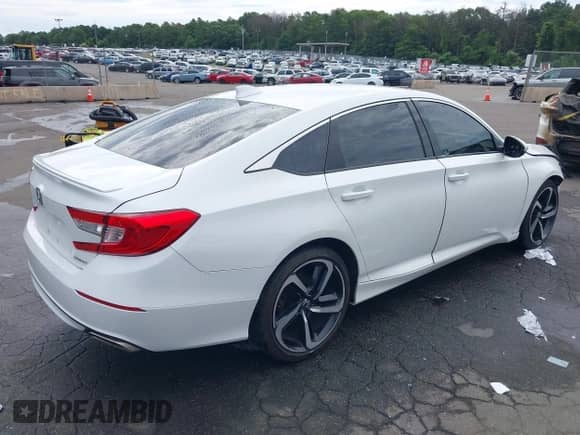 2018 Honda Accord Sport с VIN 1HGCV1F38JA106327, выставлен на аукционе IAAI как лот 42763297 с пробегом 110 838 миль миль и . История ставок и продаж доступна на DreamBid. Изображение 4.