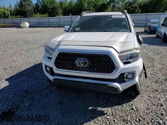 2018 Toyota Tacoma TRD Off Road with VIN 5TFCZ5AN3JX143480, listed as a Copart auction lot 82420005 with 60,340 mi miles and Salvage title. Bid and sale history available at DreamBid. Image 13.