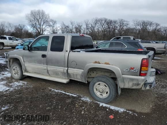 2000 Chevrolet Silverado 2500 LS с VIN 1GCGK29U9YE403483, выставлен на аукционе Copart как лот 81911984 с пробегом 150 244 миль миль и Списание • Salvage title. История ставок и продаж доступна на DreamBid. Изображение 2.