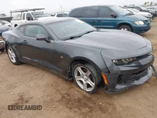 2017 Chevrolet Camaro 1LT с VIN 1G1FB1RX5H0182728, выставлен на аукционе IAAI как лот 42998342 с пробегом 110 816 миль миль и . История ставок и продаж доступна на DreamBid. Изображение 1.