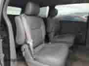 2008 Toyota Sienna XLE z VIN 5TDBK22C38S013128, wystawiony jako Copart lot #70060255 z przebiegiem 154 984 mil mil oraz Czysty tytuł • Clean title. Historia ofert i sprzedaży dostępna na DreamBid. Obrazek 11.