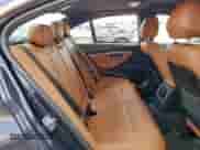 2017 BMW 3 Series 330i xDrive z VIN WBA8D9C52HA003715, wystawiony jako Copart lot #68401465 z przebiegiem 78 934 mil mil oraz Szkoda całkowita • Salvage title. Historia ofert i sprzedaży dostępna na DreamBid. Obrazek 10.