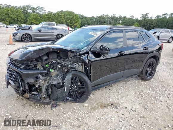 2025 Chevrolet Trax ACTIV with VIN KL77LKEP2SC028095, listed as a Copart auction lot 60920085 with 48,290 mi miles and Clean title. Bid and sale history available at DreamBid. Image 1.