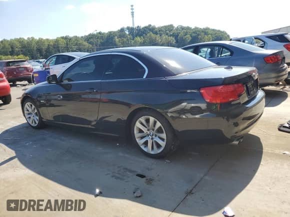2011 BMW 3 Series 328i z VIN WBADW7C51BE726386, wystawiony jako Copart lot #80706055 z przebiegiem 82 562 mil mil oraz Czysty tytuł • Clean title. Historia ofert i sprzedaży dostępna na DreamBid. Obrazek 2.