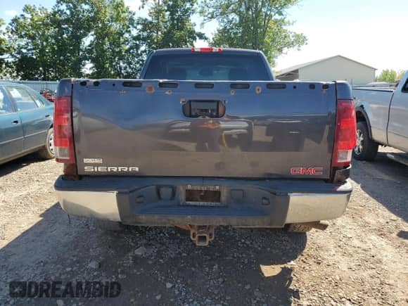 2011 GMC Sierra 1500 SL z VIN 1GTR2UEA2BZ347855, wystawiony jako Copart lot #69877605 z przebiegiem 272 263 mil mil oraz Czysty tytuł • Clean title. Historia ofert i sprzedaży dostępna na DreamBid. Obrazek 6.