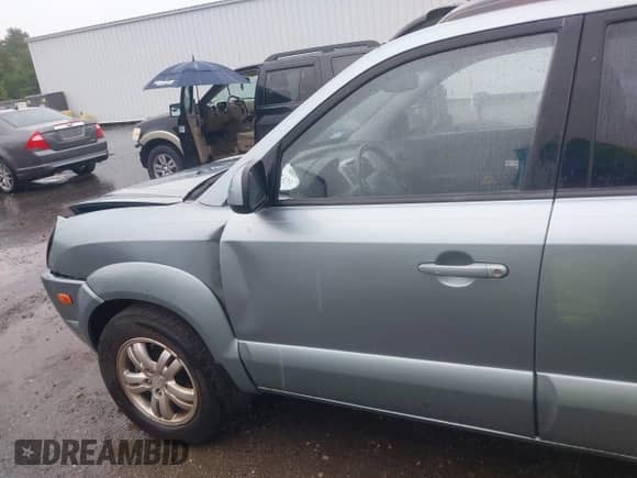 2008 Hyundai Tucson SE with VIN KM8JN72D58U909608, listed as a IAAI auction lot 42977425 with 131,147 mi miles and . Bid and sale history available at DreamBid. Image 14.