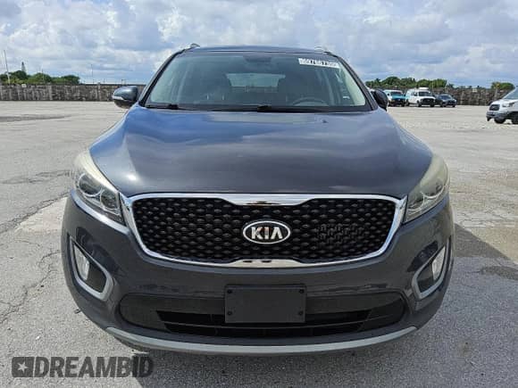 2016 Kia Sorento EX z VIN 5XYPHDA13GG051163, wystawiony jako Copart lot #69766735 z przebiegiem 87 000 mil mil oraz Czysty tytuł • Clean title. Historia ofert i sprzedaży dostępna na DreamBid. Obrazek 5.