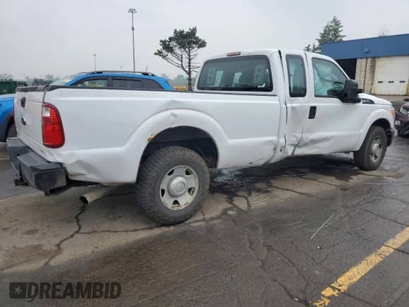 2013 Ford F-250 XL z VIN 1FT7X2A66DEB52530, wystawiony jako Copart lot #59683575 z przebiegiem 154 723 mil mil oraz Czysty tytuł • Clean title. Historia ofert i sprzedaży dostępna na DreamBid. Obrazek 3.