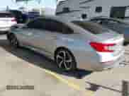 2018 Honda Accord Sport z VIN 1HGCV2F32JA049421, wystawiony jako IAAI lot #43171479 z przebiegiem 77 720 mil mil oraz . Historia ofert i sprzedaży dostępna na DreamBid. Obrazek 3.