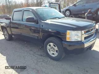 2011 Chevrolet Silverado 1500 LS z VIN 3GCPKREA4BG353984, wystawiony jako IAAI lot #42094148 z przebiegiem 218 766 mil mil oraz . Historia ofert i sprzedaży dostępna na DreamBid. Obrazek 1.