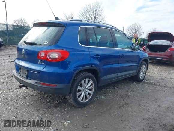 2009 Volkswagen Tiguan SE с VIN WVGBV75N19W515733, выставлен на аукционе IAAI как лот 41811853 с пробегом 180 000 миль миль и . История ставок и продаж доступна на DreamBid. Изображение 4.