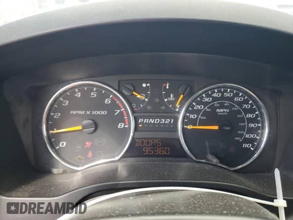 2010 Chevrolet Colorado z VIN 1GCJTCD91A8112542, wystawiony jako Copart lot #82340415 z przebiegiem 95 360 mil mil oraz Czysty tytuł • Clean title. Historia ofert i sprzedaży dostępna na DreamBid. Obrazek 9.