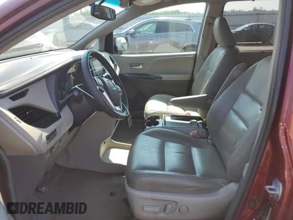 2017 Toyota Sienna XLE with VIN 5TDDZ3DC1HS166680, listed as a Copart auction lot 67112305 with 204,154 mi miles and Salvage title. Bid and sale history available at DreamBid. Image 7.