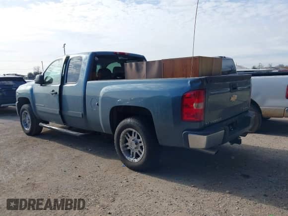 2007 Chevrolet Silverado 1500 1LT with VIN 2GCEC19J571562893, listed as a IAAI auction lot 41420449 with 246,613 mi miles and . Bid and sale history available at DreamBid. Image 14.