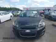 2014 Chevrolet Sonic LT z VIN 1G1JC5SH7E4137635, wystawiony jako IAAI lot #43083539 z przebiegiem 176 334 mil mil oraz . Historia ofert i sprzedaży dostępna na DreamBid. Obrazek 12.