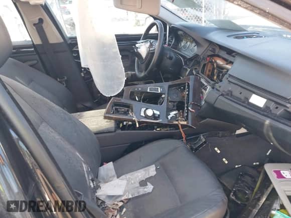 2012 BMW 5 Series 528i xDrive with VIN WBAXH5C57CDW05025, listed as a IAAI auction lot 43202986 with Not provided miles and . Bid and sale history available at DreamBid. Image 5.