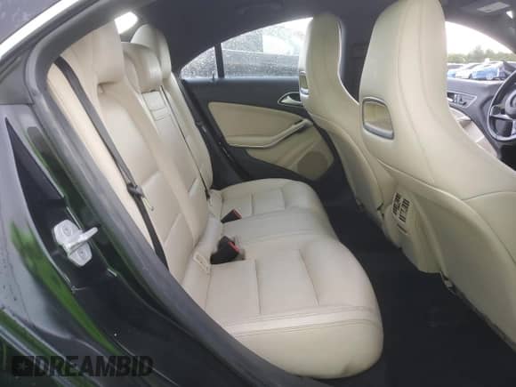 2015 Mercedes-Benz CLA 250 с VIN WDDSJ4EB1FN171283, выставлен на аукционе Copart как лот 85162585 с пробегом 133 000 миль миль и Списание • Salvage title. История ставок и продаж доступна на DreamBid. Изображение 10.