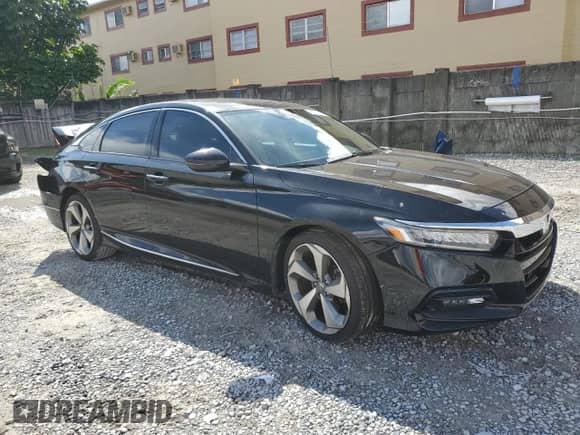 2018 Honda Accord Touring with VIN 1HGCV2F96JA023683, listed as a Copart auction lot 83939435 with 38,146 mi miles and Salvage title. Bid and sale history available at DreamBid. Image 4.